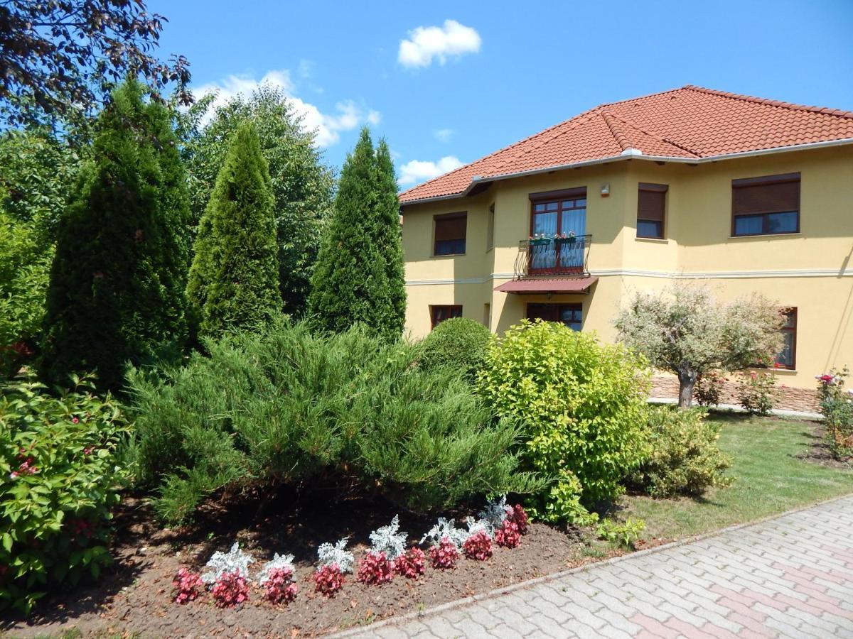 Voelgy Apartman Eger Exteriér fotografie